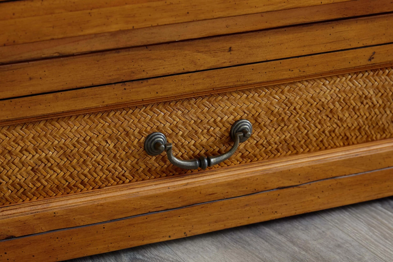 Kingston Queen Murphy Cabinet Bed 6 Kingston Queen Murphy Cabinet Bed - Image 4